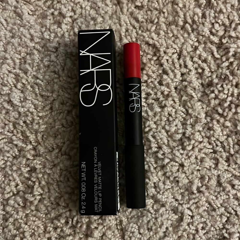 NARS famous red Velvet Matte Lip Pencil